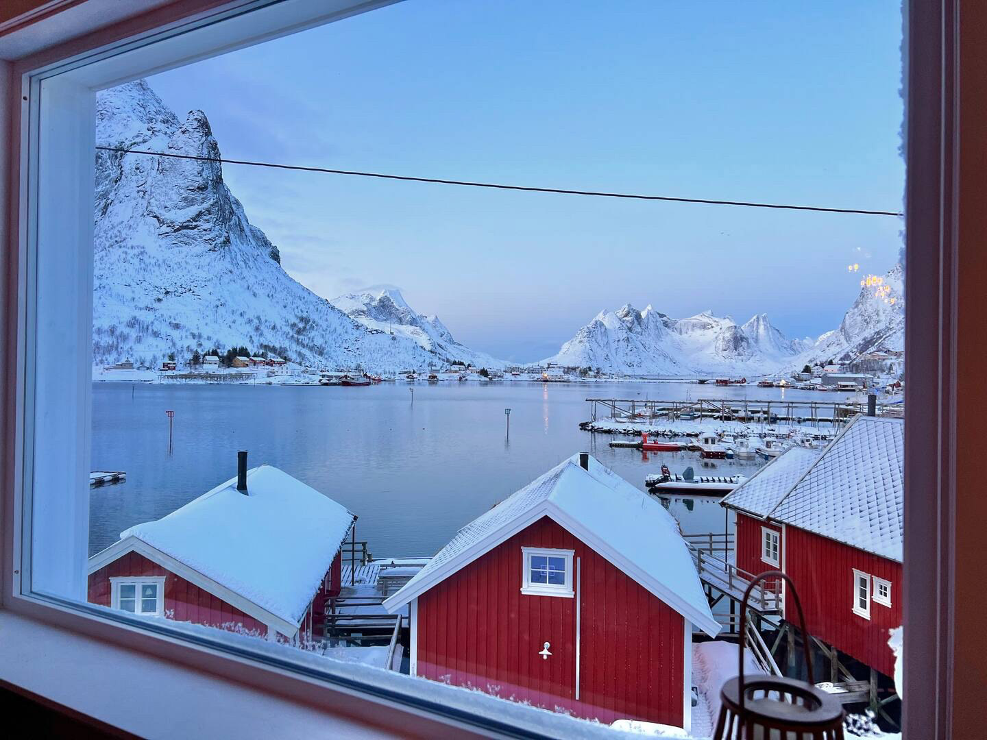 gruppenreise-norwegen-rundreise-lofoten-polarlichter-unterkunft-reine-danielle-strayed-2